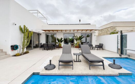 Villa en Los Montesinos | La Herrada | 7468