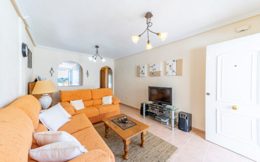 Apartment in Los Estaños, Guardamar Del Segura | EE8121