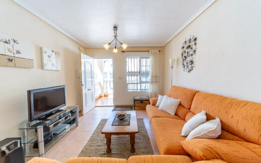 Apartment in Los Estaños, Guardamar Del Segura | EE8121