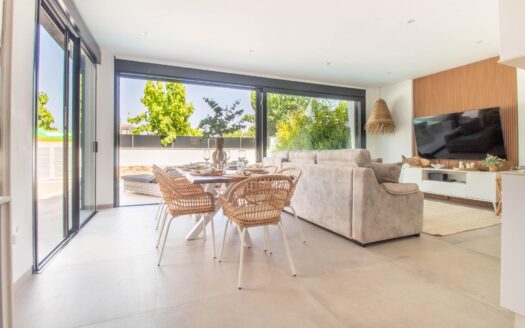 Villa in Santiago de la Ribera | EE8081