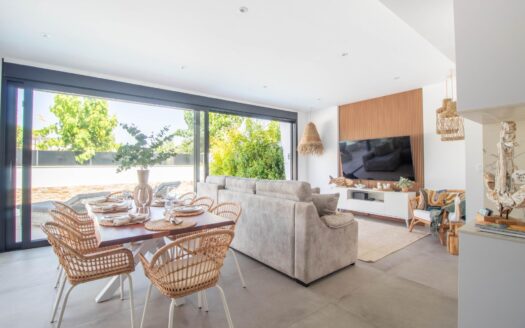 Villa in Santiago de la Ribera | EE8081