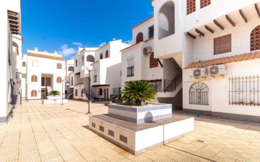 Penthouse in Playa de Los Naufragos, Torrevieja | EE9326
