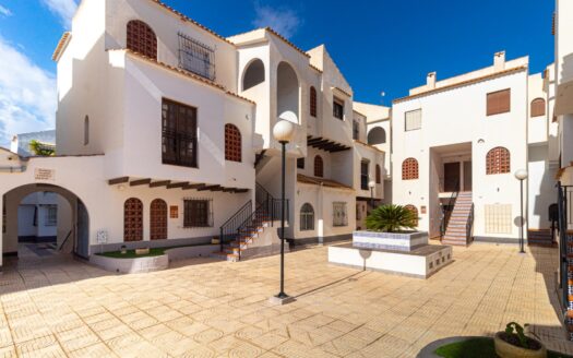 Penthouse in Playa de Los Naufragos, Torrevieja | EE9326