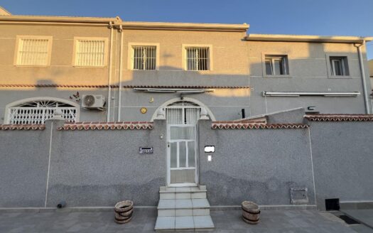 Townhouse in Torrevieja | EE8893
