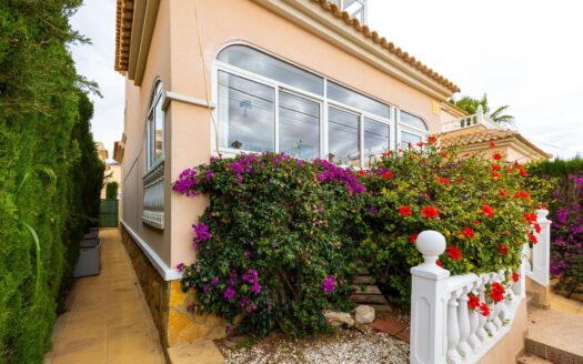 Villa in Villamartín-Las Filipinas, Orihuela Costa | EE8830