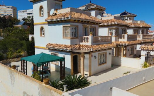 Villa en Torrevieja | La Mata | 8411