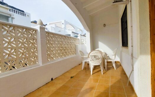 Villa in Torrevieja | EE8350