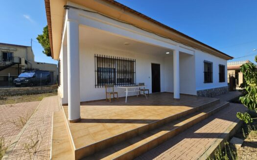 Villa in Guardamar Del Segura | EE9825