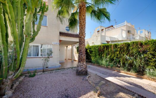 Adosado en Torrevieja | EE9401