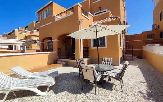 Maison de ville à Torrevieja | EE9497