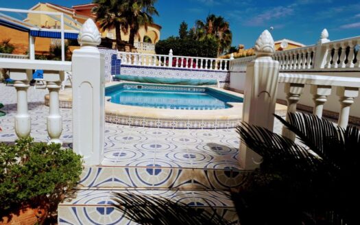 Villa in Ciudad Quesada | EE9759