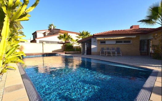 Villa en Orihuela Costa | La Zenia | 9732