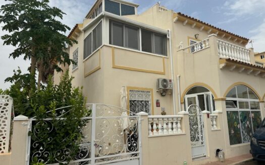 Villa en Orihuela Costa | Los Dolses | 9744