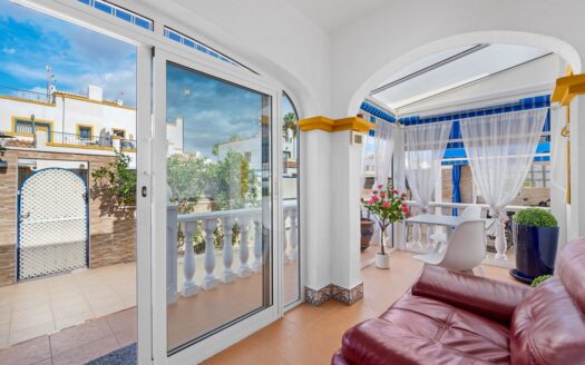 Villa à Torrevieja | EE10136