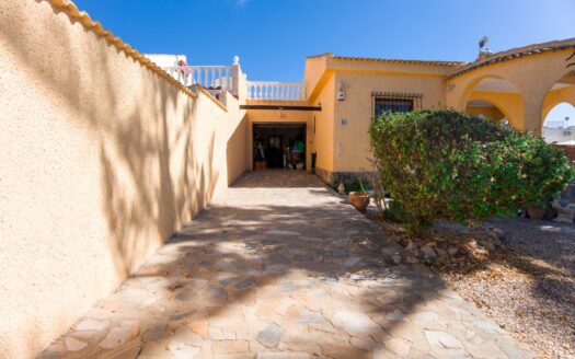 Villa à Torrevieja | EE9487