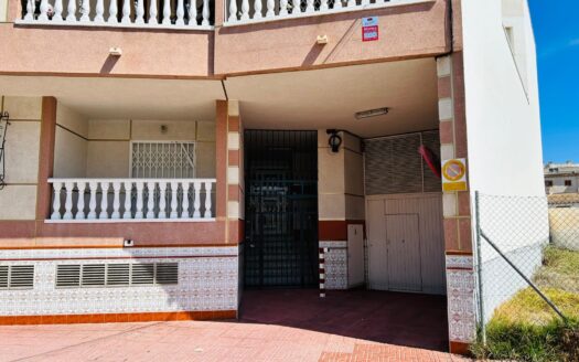 Villa in Torrevieja | EE9632
