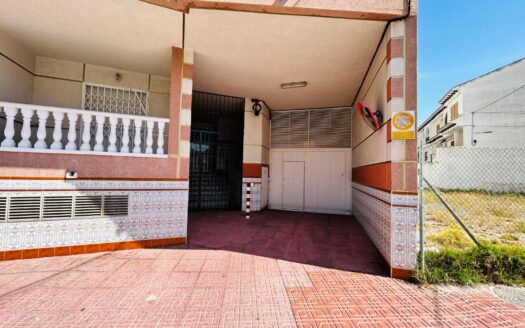 Villa in Torrevieja | EE9632