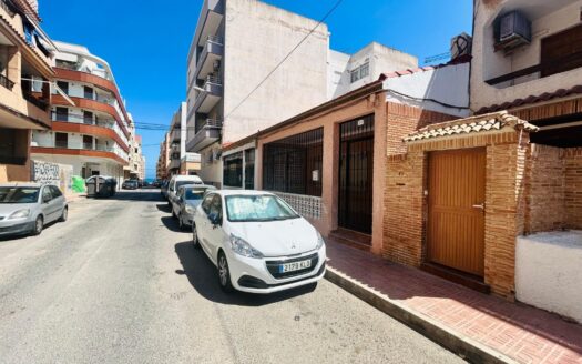 Villa in Torrevieja | EE9632