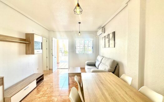 Apartamento en Torrevieja | Playa de Los Locos | 10433