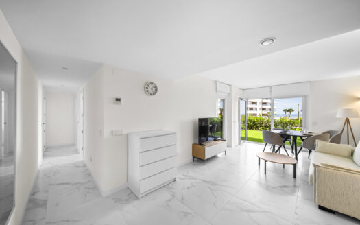 Apartment in Punta Prima, Torrevieja | EE10401