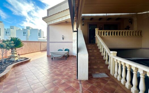 Townhouse in La Siesta, Torrevieja | EE10343