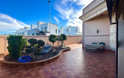 Townhouse in La Siesta, Torrevieja | EE10343