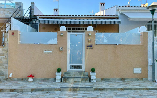 Townhouse in Torrevieja | EE10340