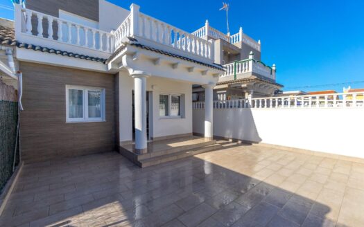 Villa en Torrevieja | EE10561