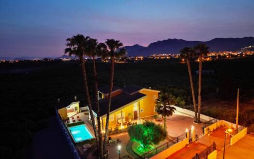 Villa in Correntías Medias – EE7854