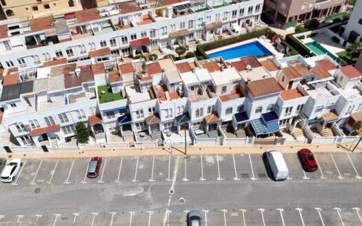 Townhouse in La Mata – EE7990