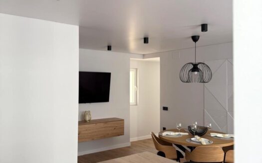 Apartment in Paseo Maritimo, Torrevieja | EE10746