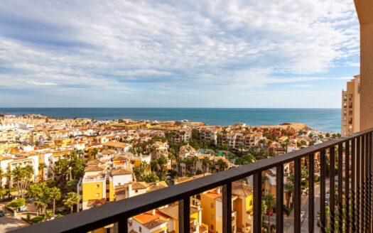 Apartment in Playa de Los Locos, Torrevieja | EE10748