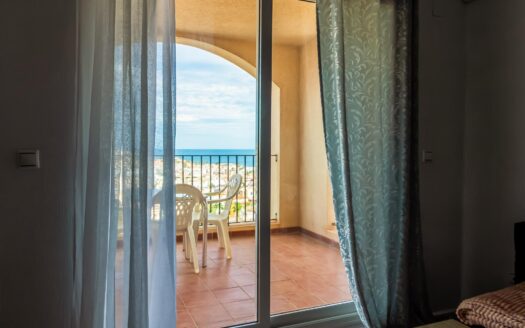 Apartment in Playa de Los Locos, Torrevieja | EE10748