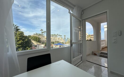 Apartment in Torrevieja | EE10740