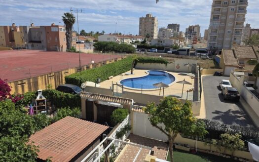 Townhouse in Calas Blancas, Torrevieja | EE10764