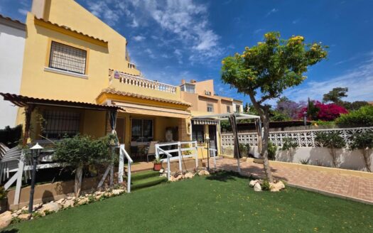 Townhouse in Calas Blancas, Torrevieja | EE10764