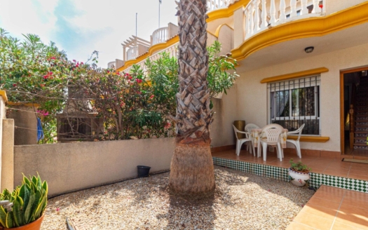 Maison mitoyenne à Orihuela Costa – EE9770
