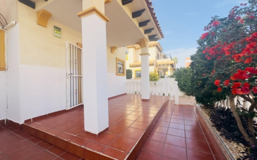 Chalet à Orihuela Costa – EE10518