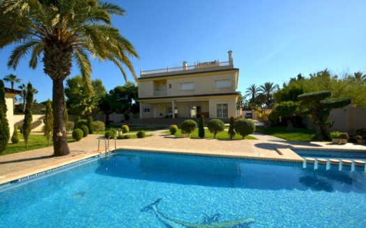 Villa en Orihuela Costa – EE9673
