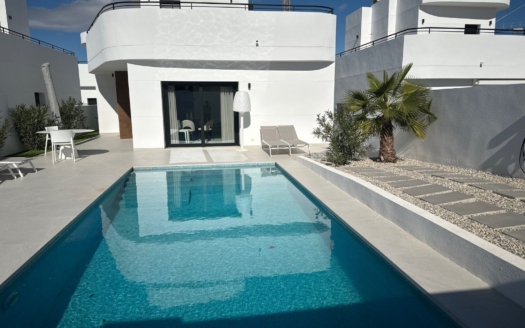 Villa à Ciudad Quesada – EE8260