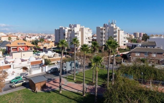 Apartment en Torrevieja – EE8655