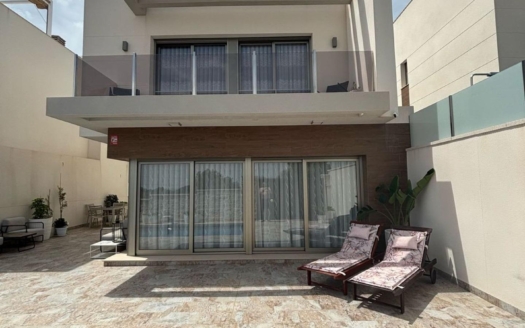 Villa à Orihuela Costa – EE10673