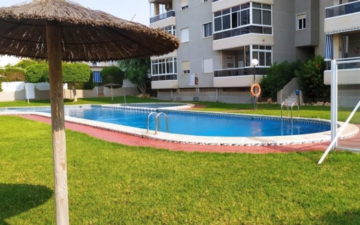 Apartamento en Torrevieja – EE8421
