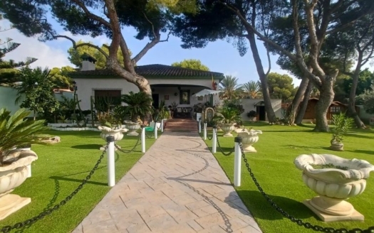 Villa à Orihuela Costa – EE8928