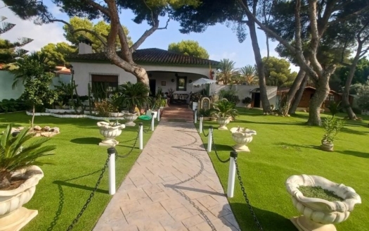 Villa à Orihuela Costa – EE8928