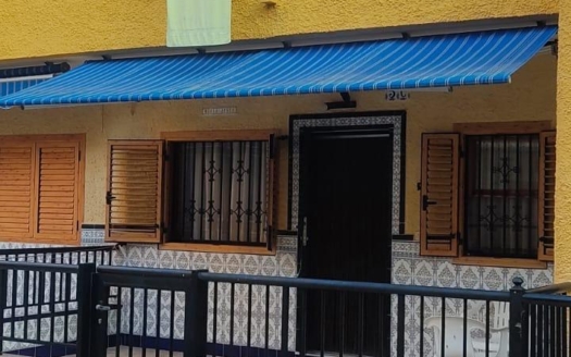 Casa de Pueblo en Torrevieja – EE8499