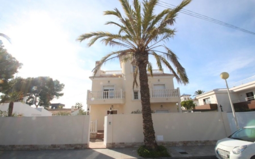Villa en Orihuela Costa – EE9739
