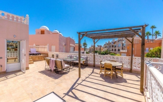 Casa de Pueblo en Torrevieja – EE9089