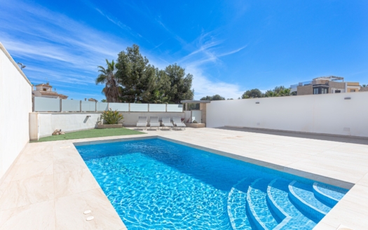 Villa en Orihuela Costa – EE10623