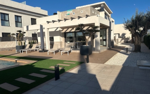 Villa à Ciudad Quesada – EE8255